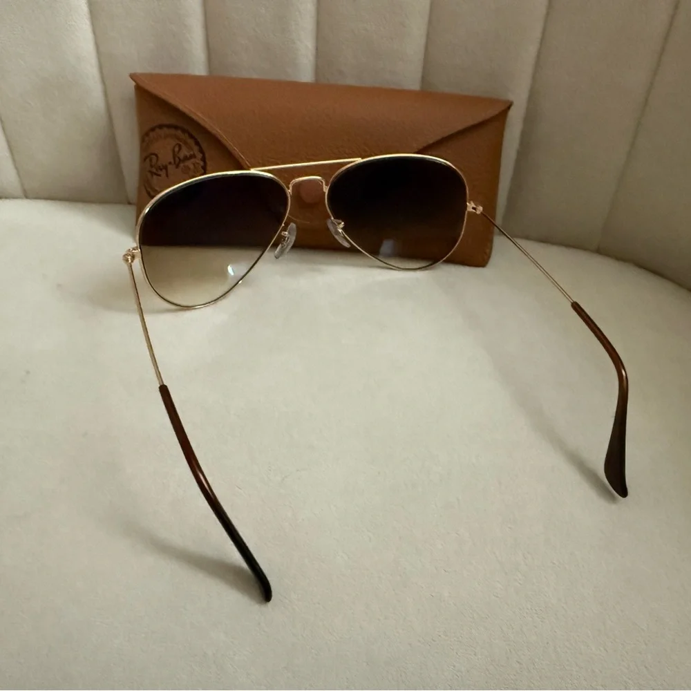 Ray-Ban Gold Aviator Sunglasses - Picture 2 of 5
